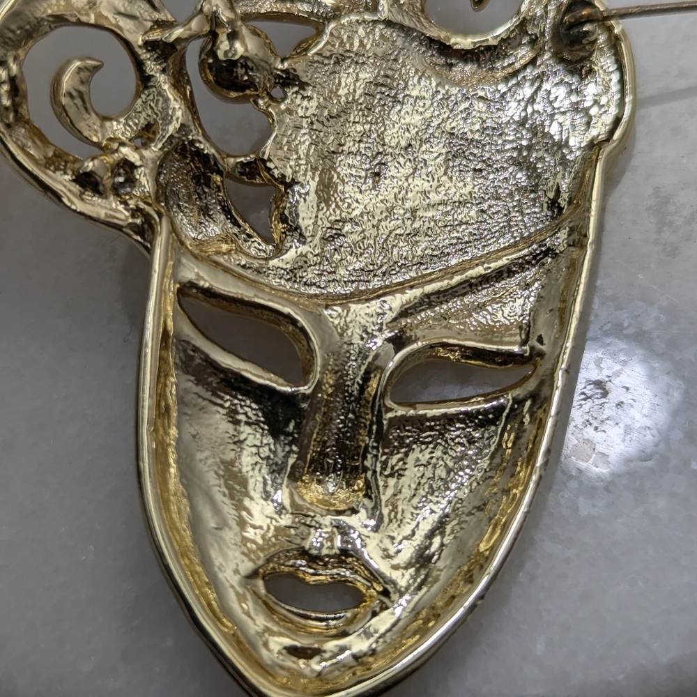 Mask Brooch - Picture 5 of 5